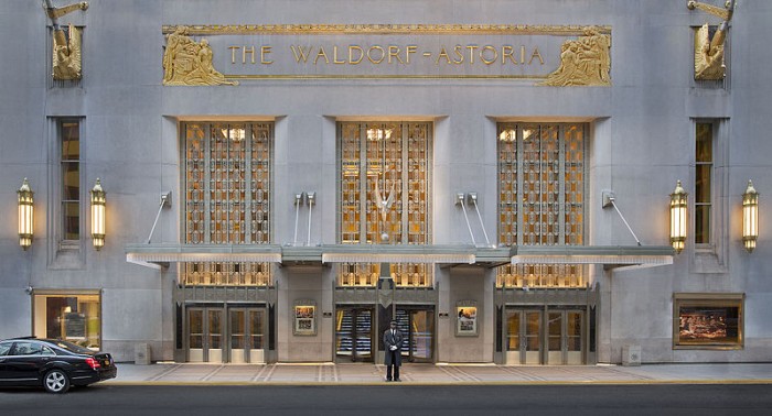 Park Avenue entrance to the Waldorf Astoria New York - Photo by Hennem08