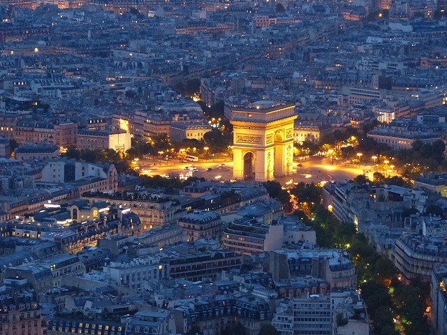 arc de triomphe in Paris - Public Domain