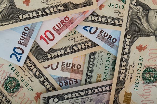 Dollars Euros - Public Domain