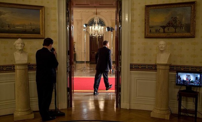 barack-obama-leaving-the-blue-room-public-domain