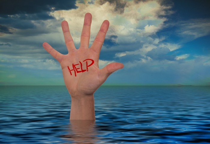 drowning-help-public-domain