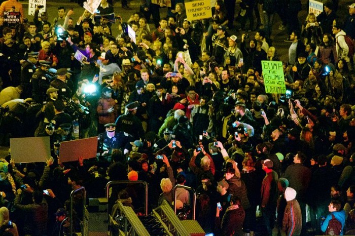 anti-trump-protesters-in-chicago-photo-by-nathanmac87